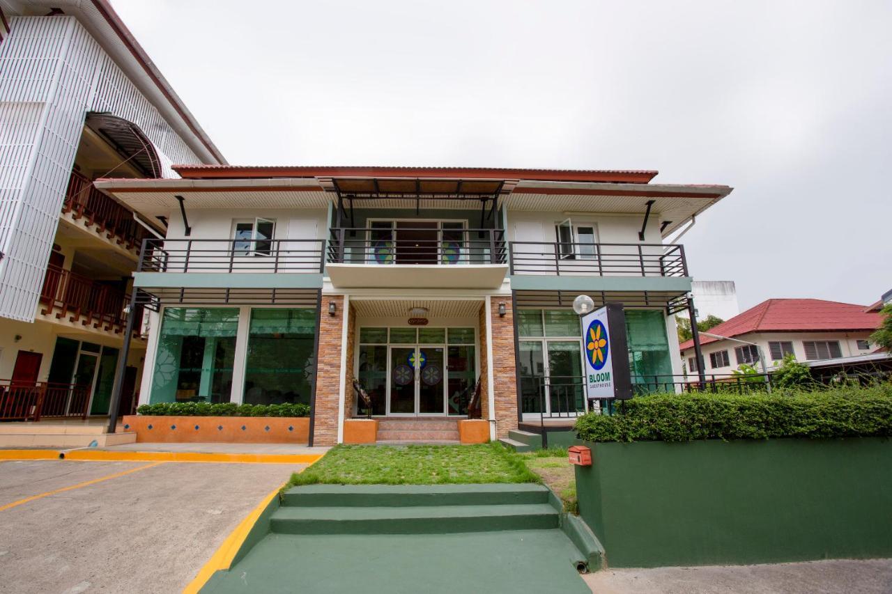 Oyo 1053 Bloom Guest House Chiang Mai Esterno foto