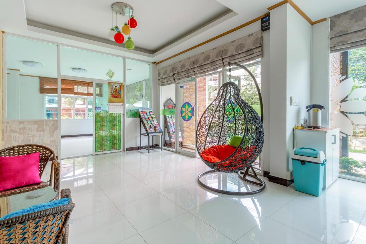 Oyo 1053 Bloom Guest House Chiang Mai Esterno foto