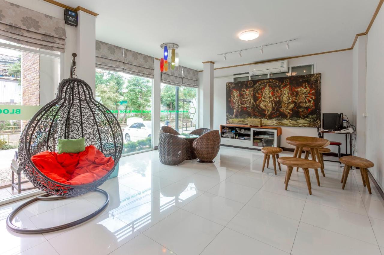 Oyo 1053 Bloom Guest House Chiang Mai Esterno foto