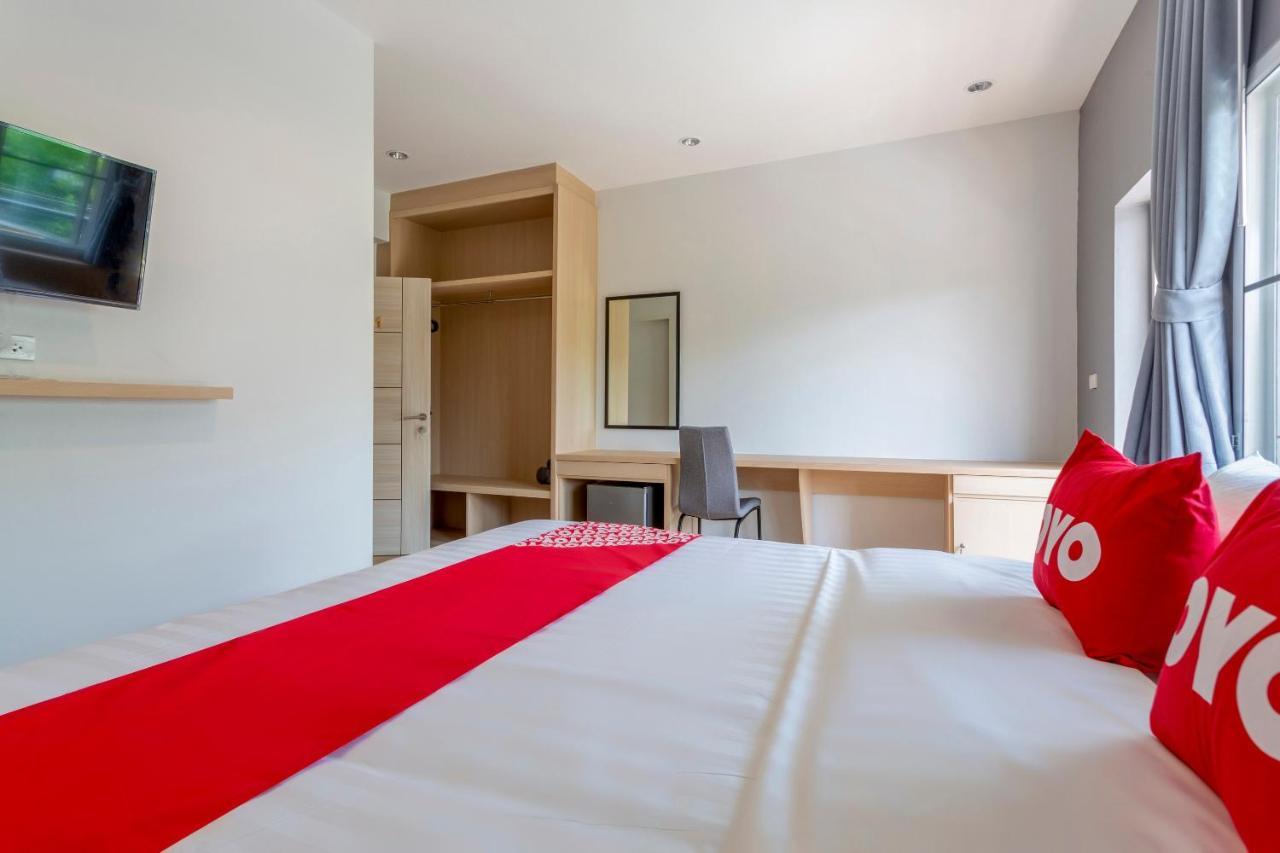 Oyo 1053 Bloom Guest House Chiang Mai Esterno foto